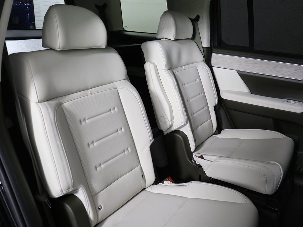 Certified 2025 Hyundai Santa Fe Calligraphy image 37