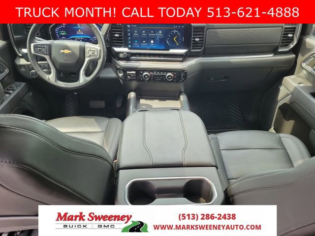 Used 2024 Chevrolet Silverado 2500 LTZ w/ LTZ Convenience Package image 9
