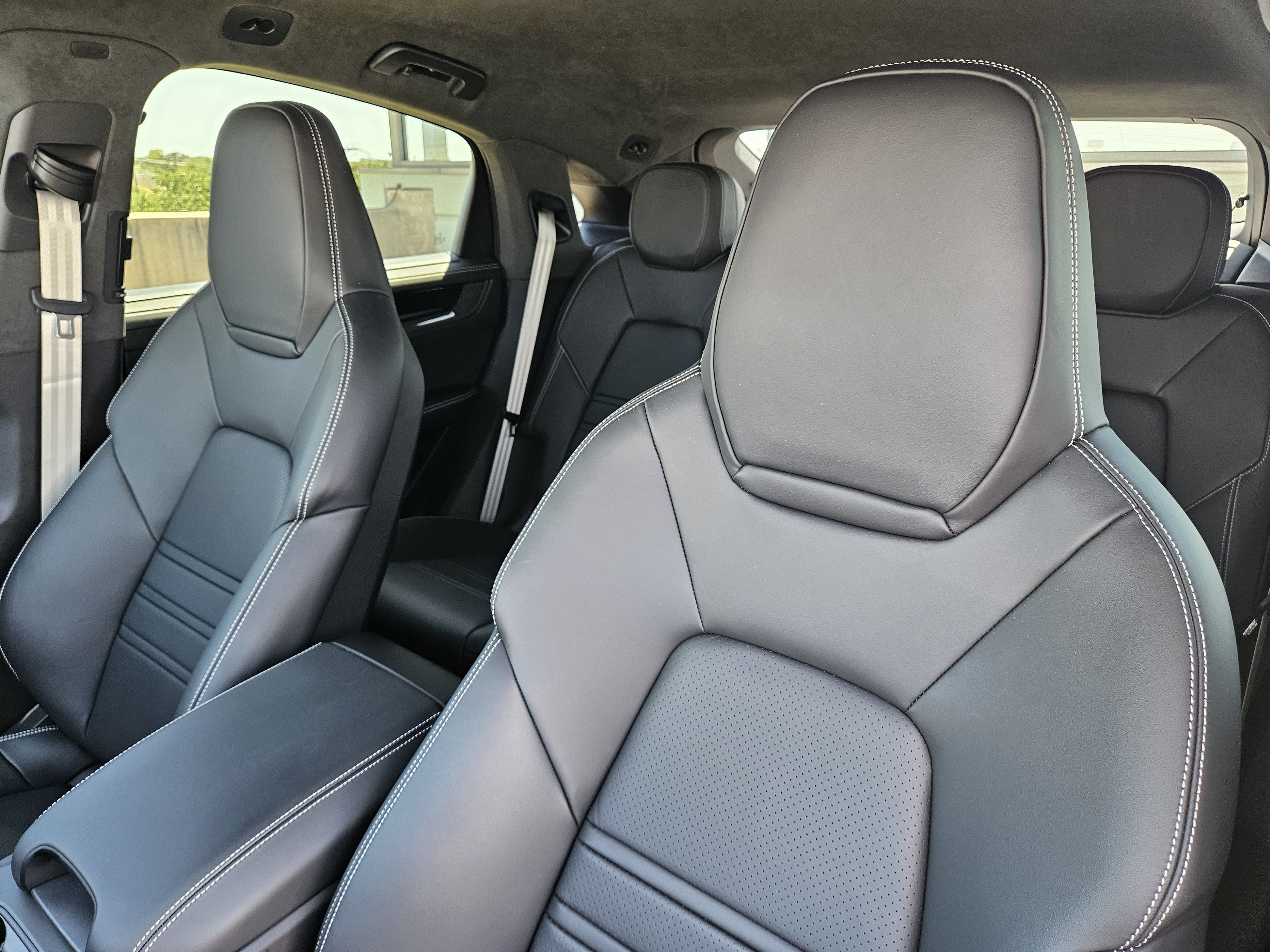 Certified 2026 Porsche Cayenne Turbo GT AWD/4WD image 6