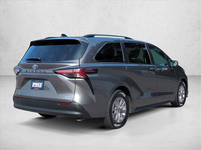 Used 2022 Toyota Sienna XLE w/ XLE Plus Package FWD image 5