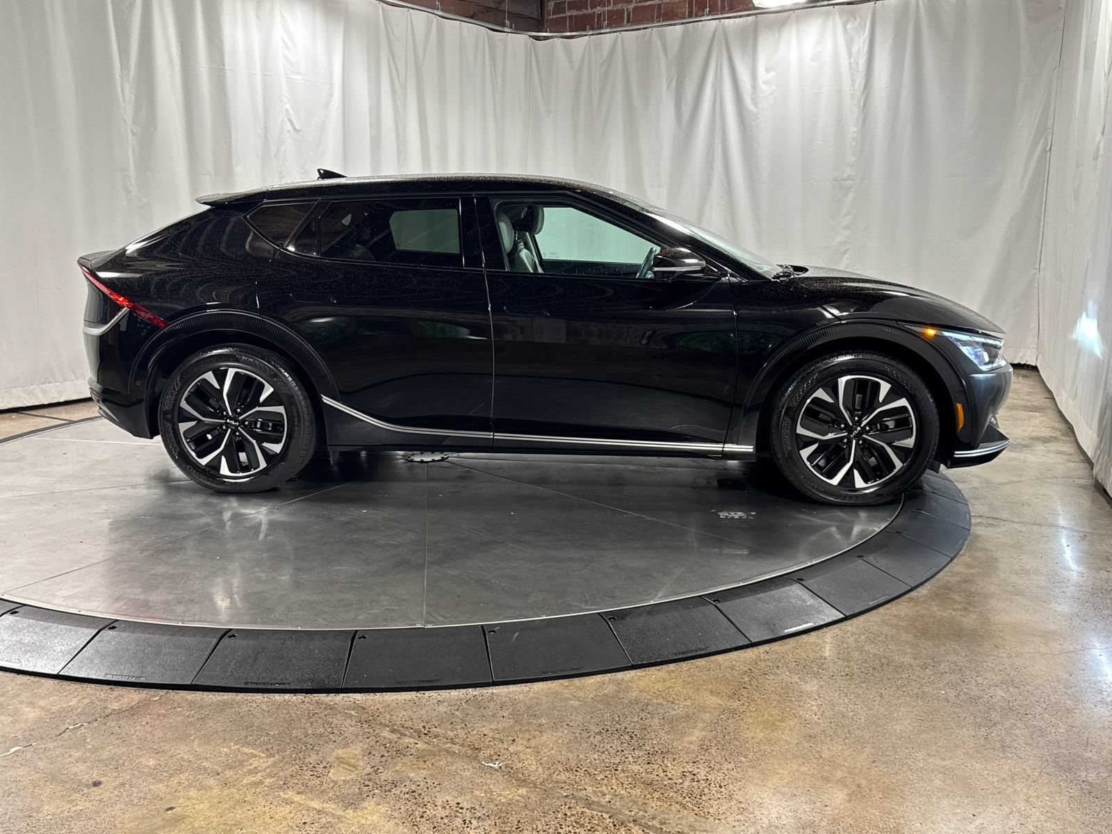 Certified 2024 Kia EV6 Wind w/ Wind Technology Package AWD/4WD image 9