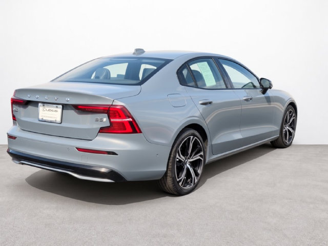Used 2023 Volvo S60 B5 Plus w/ Climate Package FWD image 5