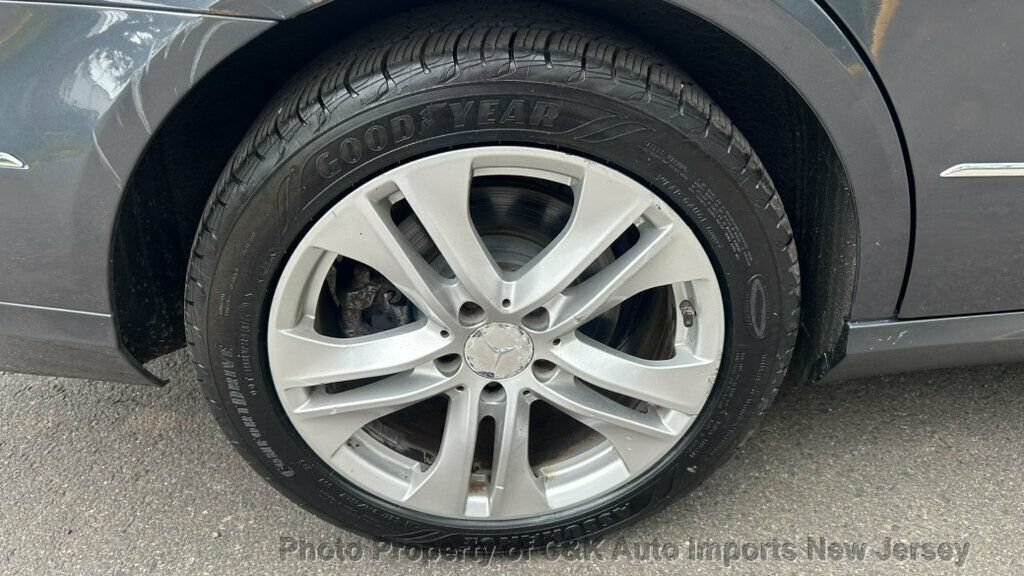 Used 2010 Mercedes-Benz E 350 4MATIC Sedan image 36