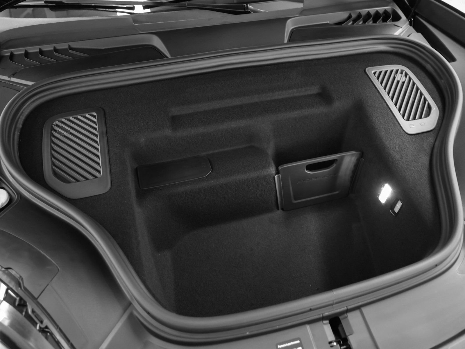 New 2025 Porsche Macan Turbo Electric AWD/4WD image 20