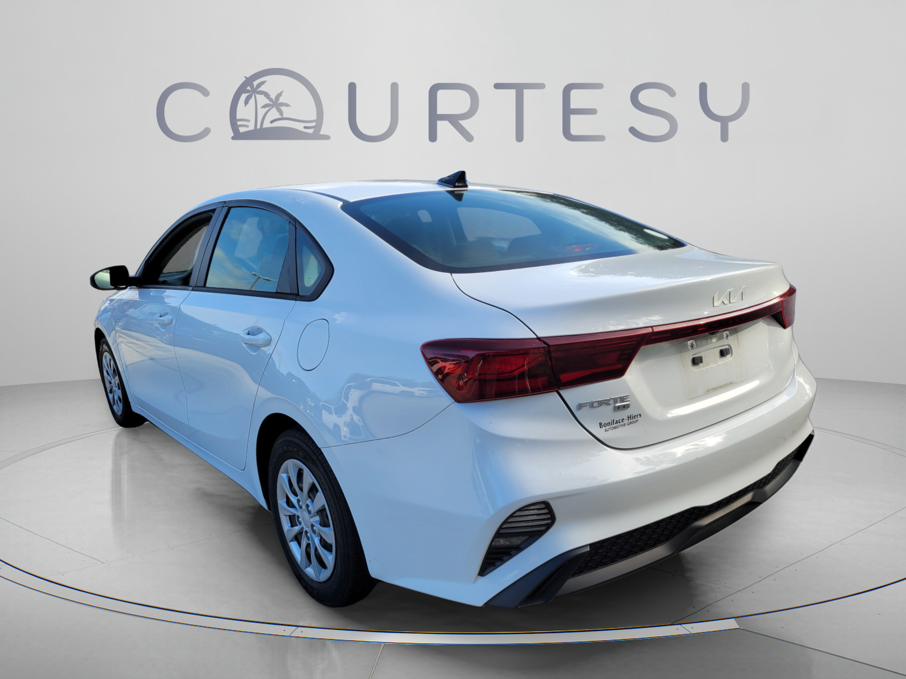 Used 2023 Kia Forte LX FWD image 2