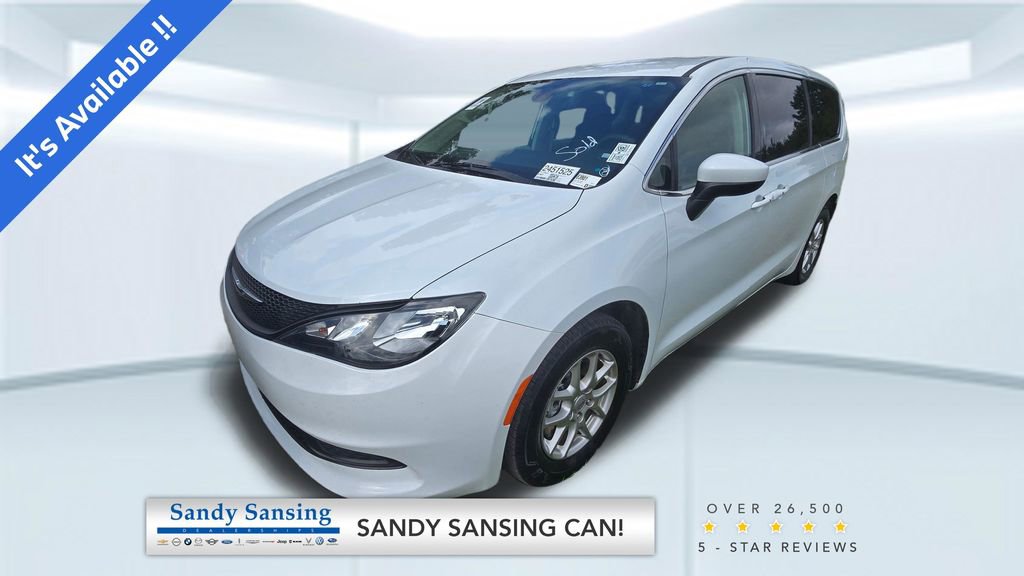 Used 2023 Chrysler Voyager LX FWD image 1