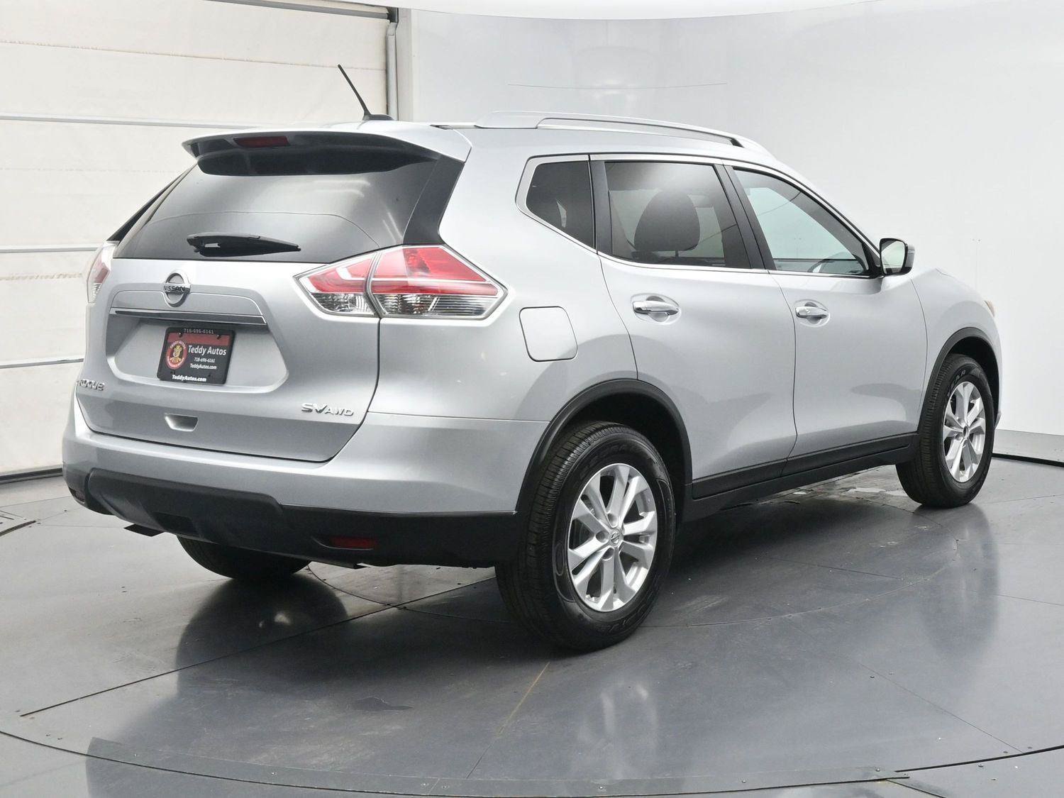 Used 2015 Nissan Rogue SV AWD/4WD image 24