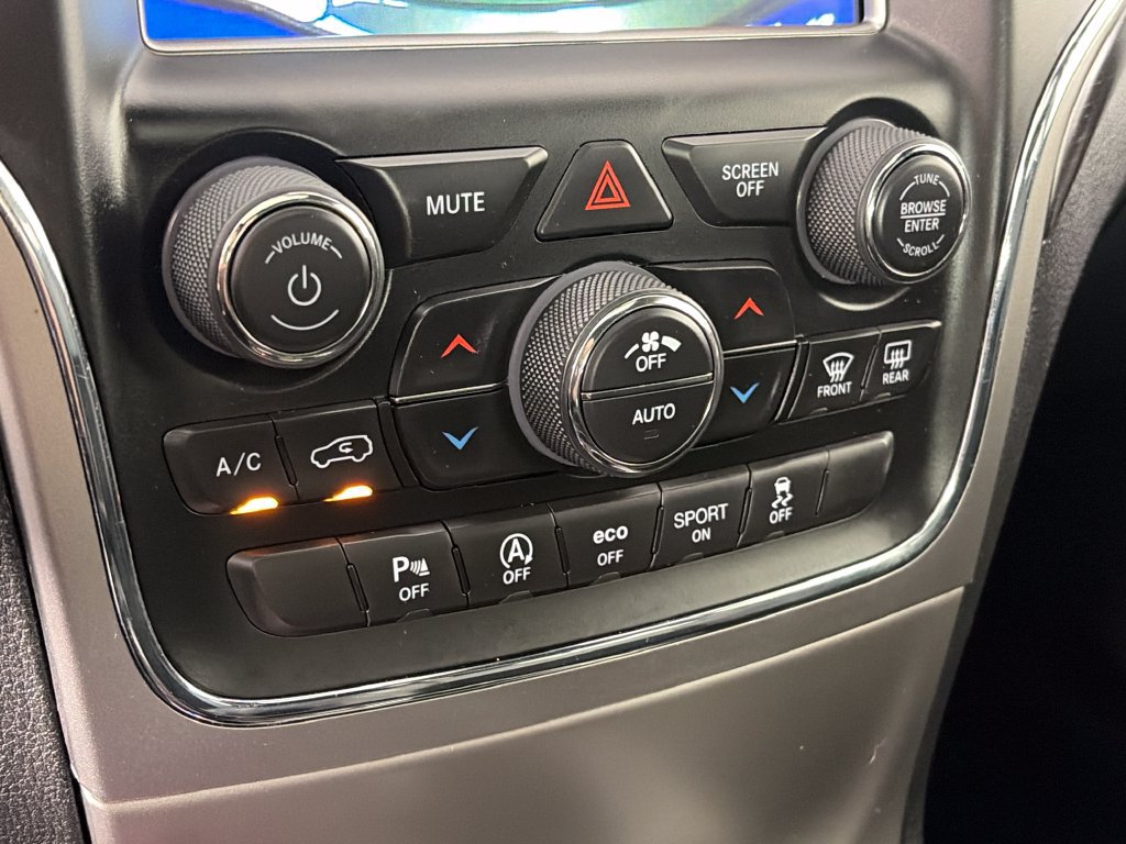 Used 2018 Jeep Grand Cherokee Altitude AWD/4WD image 21
