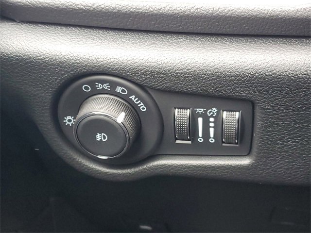 New 2026 Chrysler Pacifica Select image 19