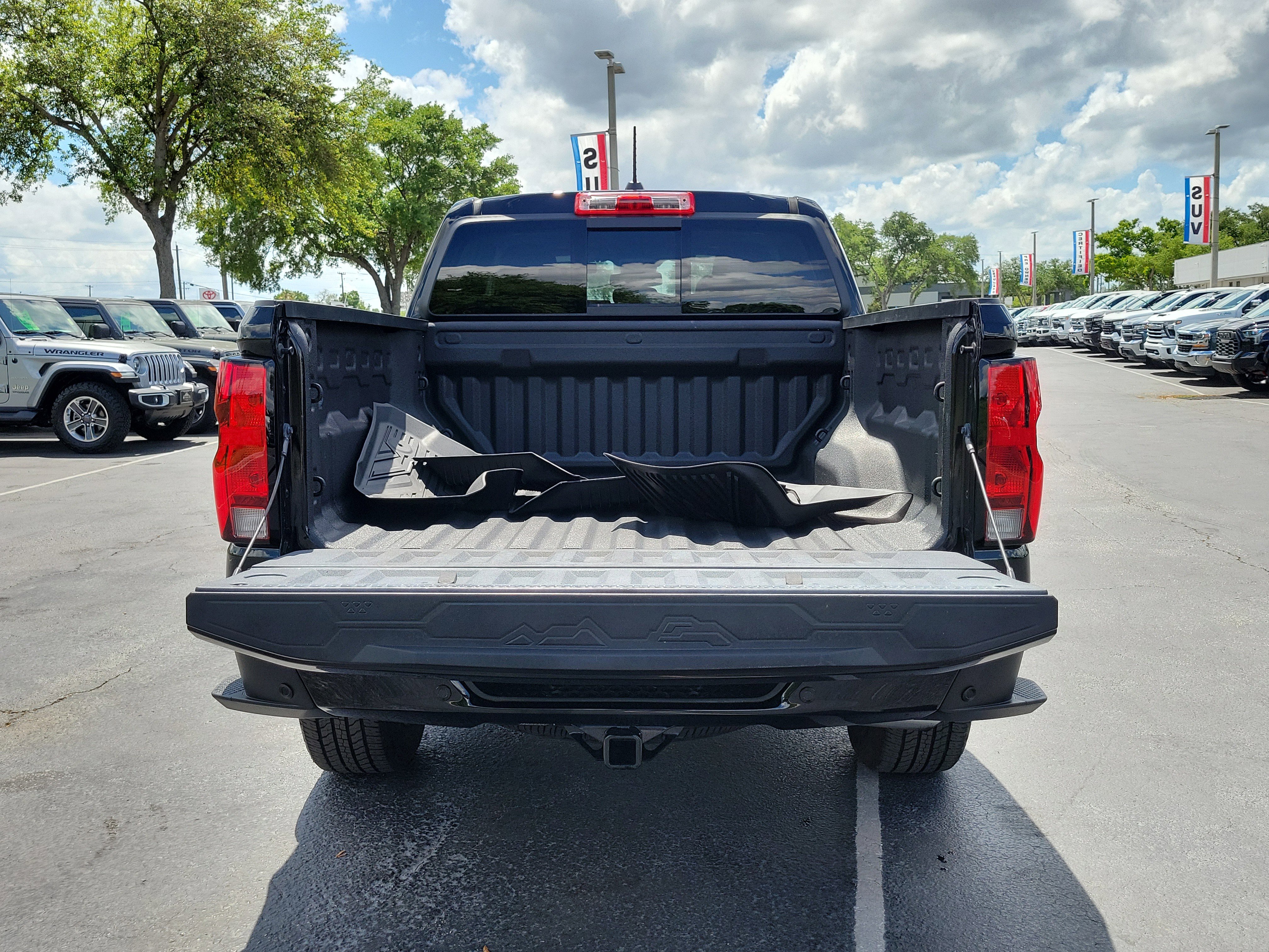 Used 2023 Chevrolet Colorado LT w/ LT Convenience Package II image 11