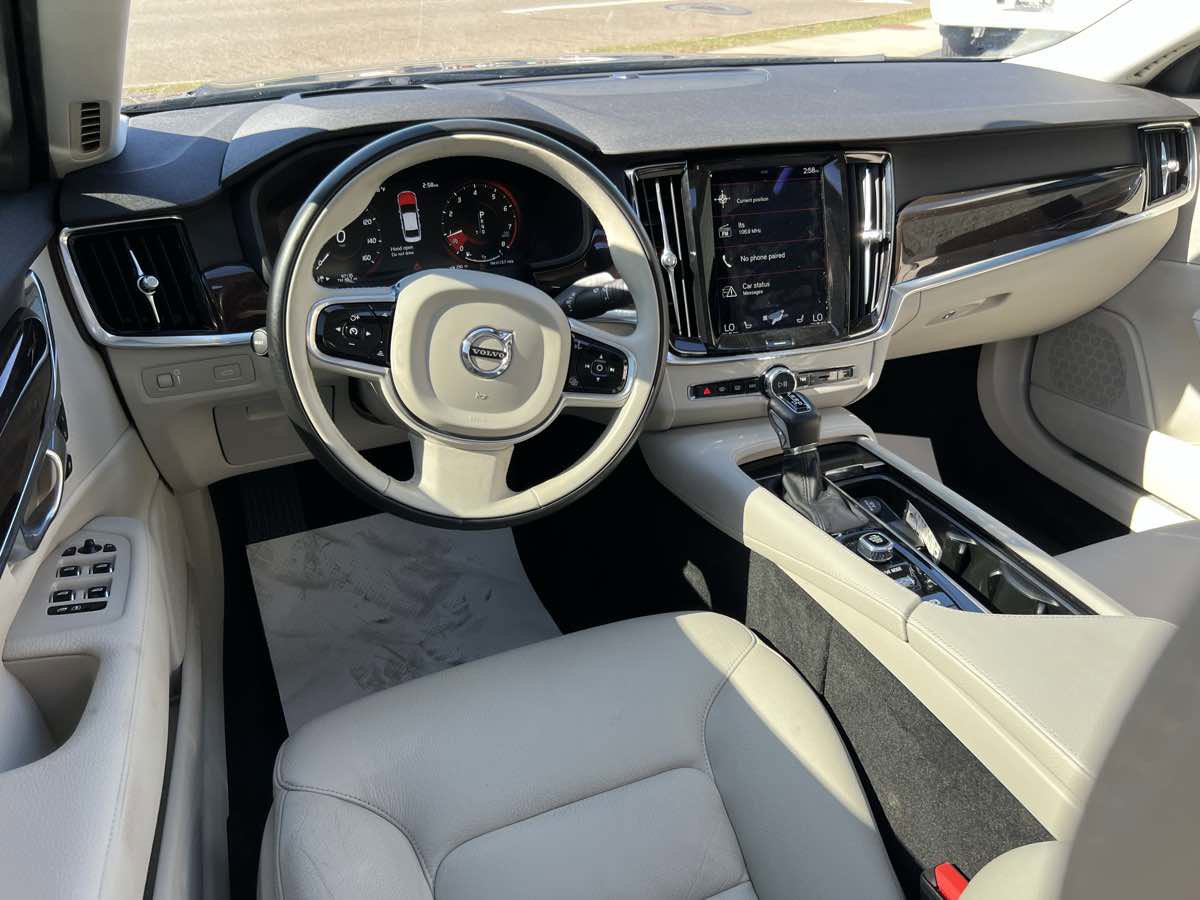 Used 2018 Volvo S90 T6 Momentum w/ Convenience Package image 12