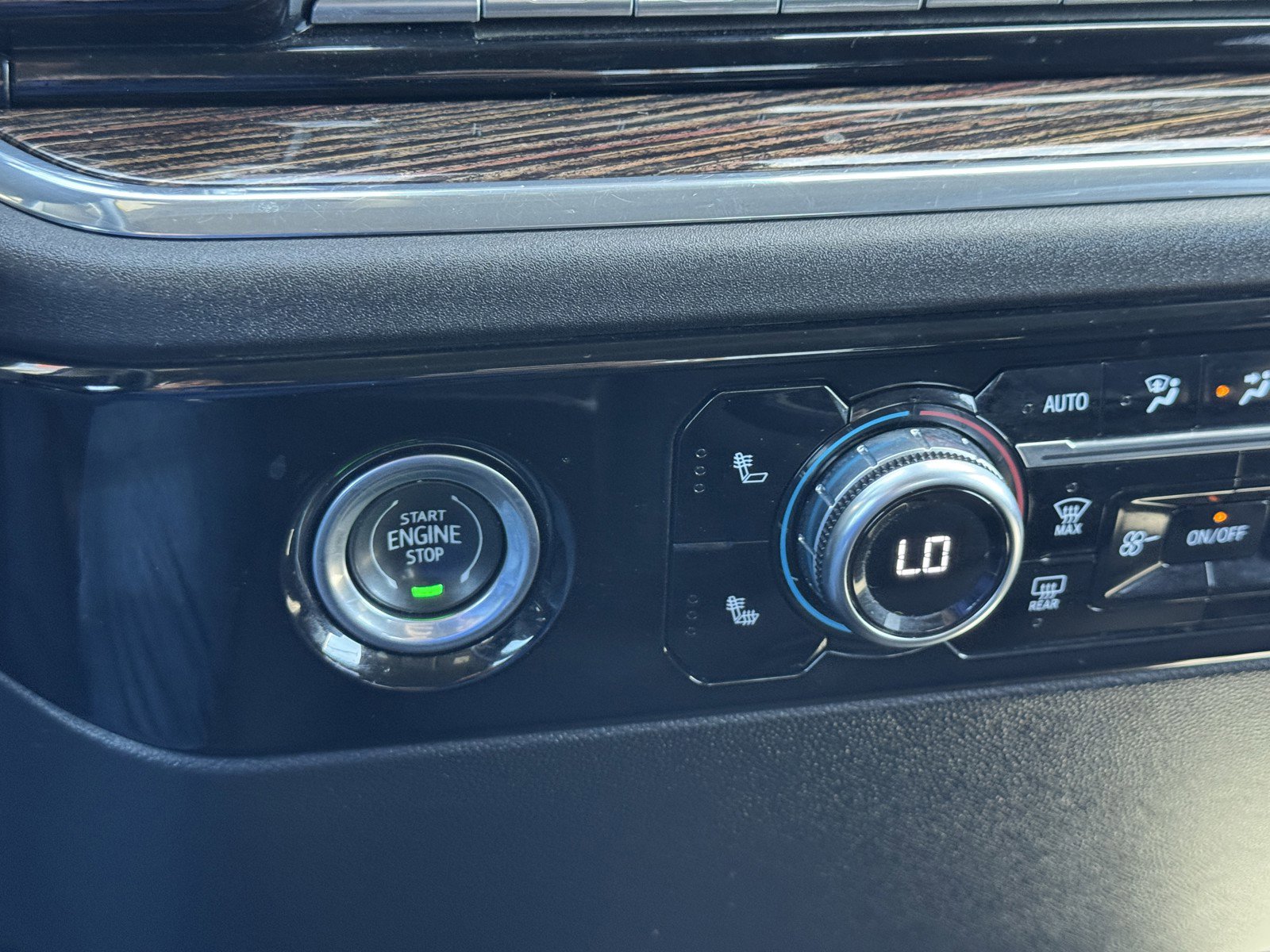 Used 2024 GMC Sierra 1500 SLE image 19