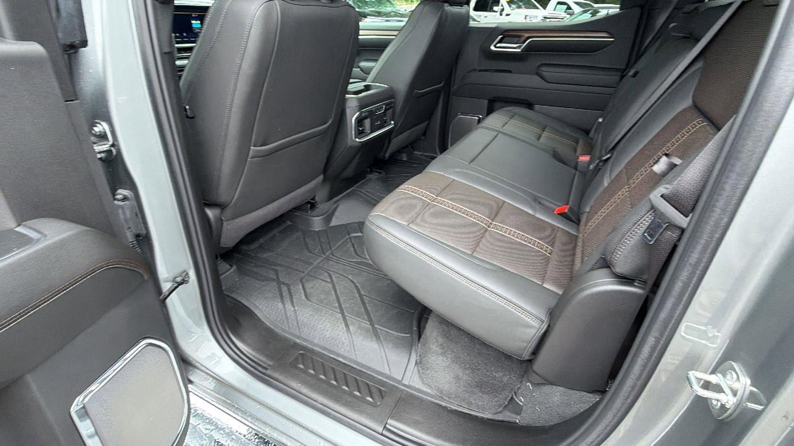 Certified 2024 Chevrolet Silverado 1500 High Country w/ High Country Premium Package AWD/4WD image 22