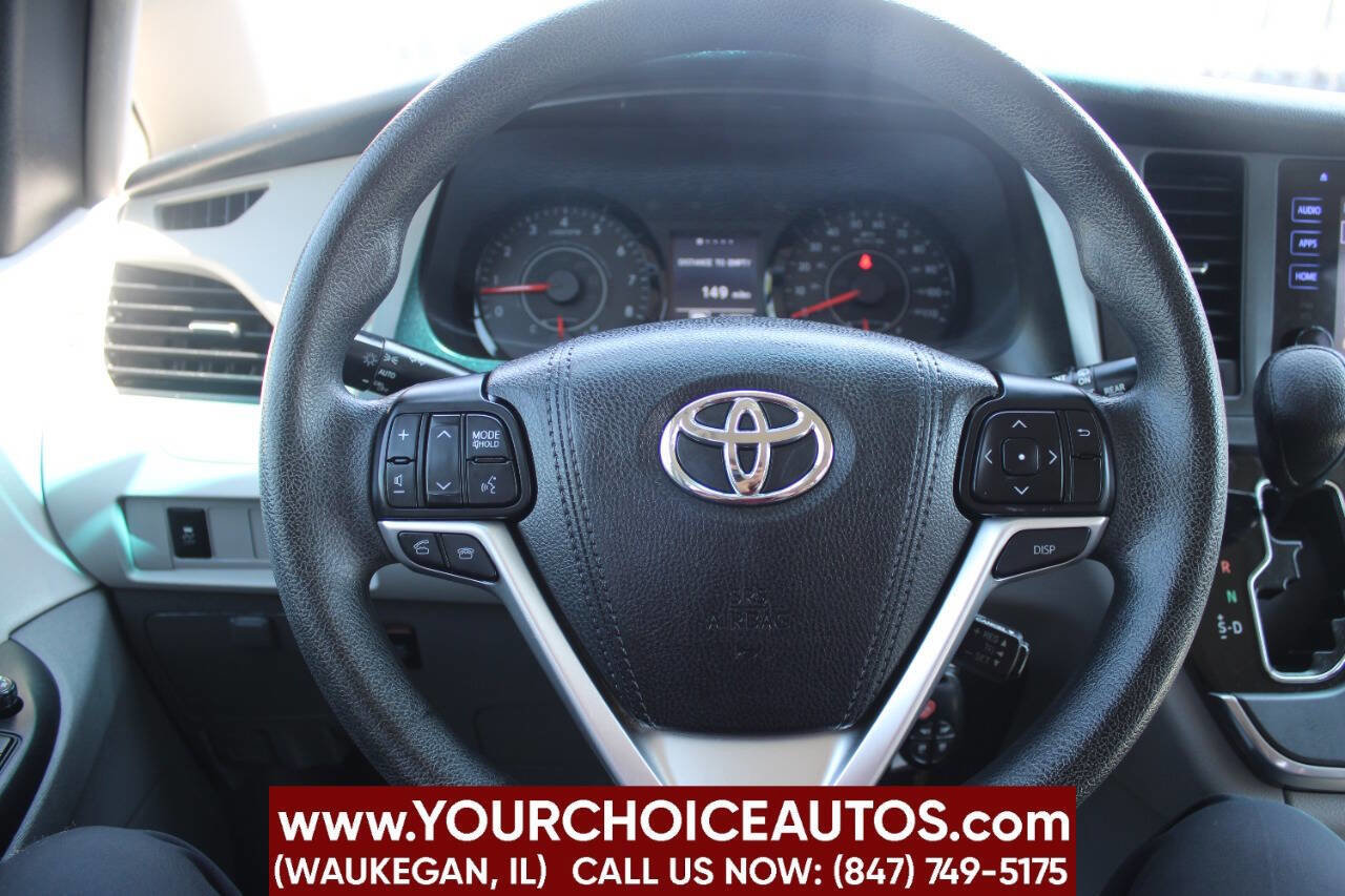 Used 2017 Toyota Sienna LE image 23