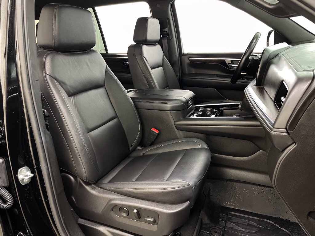 Used 2025 Chevrolet Tahoe Z71 w/ Comfort Package AWD/4WD image 46