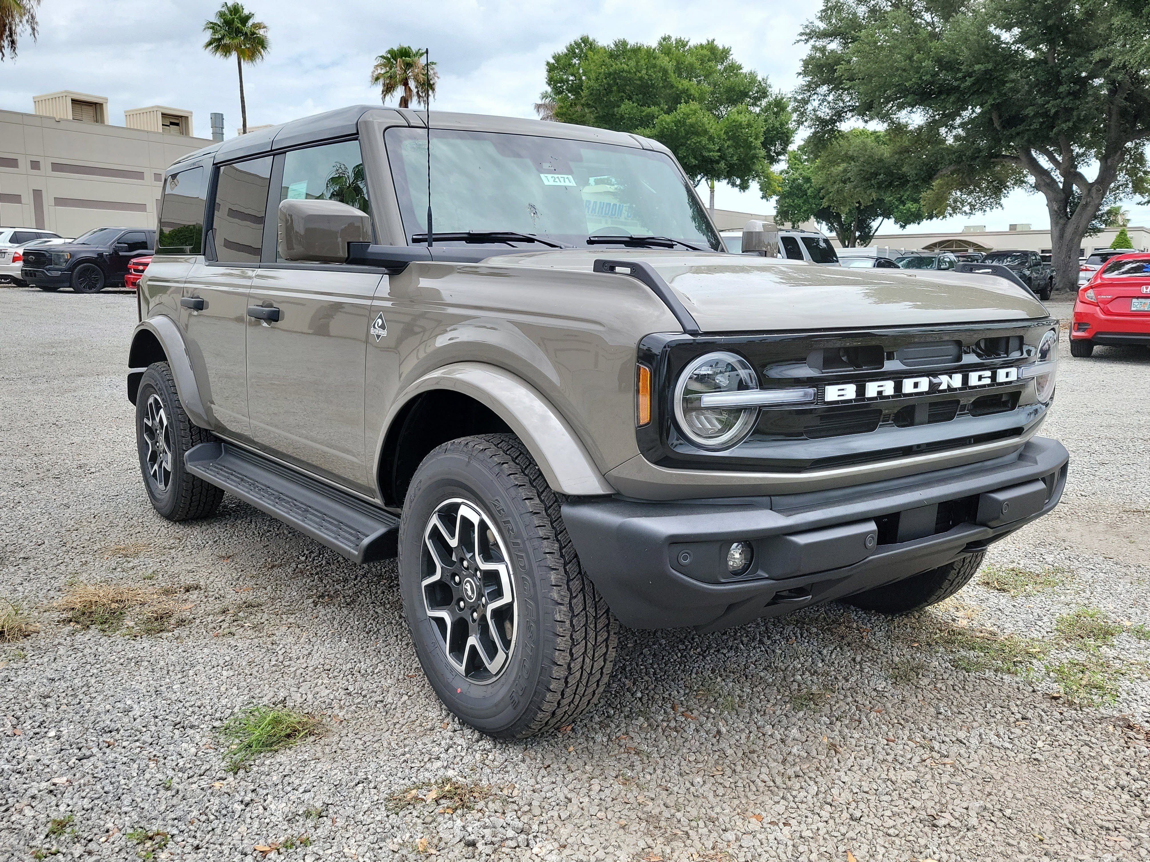 New 2026 Ford Bronco Outer Banks AWD/4WD image 2