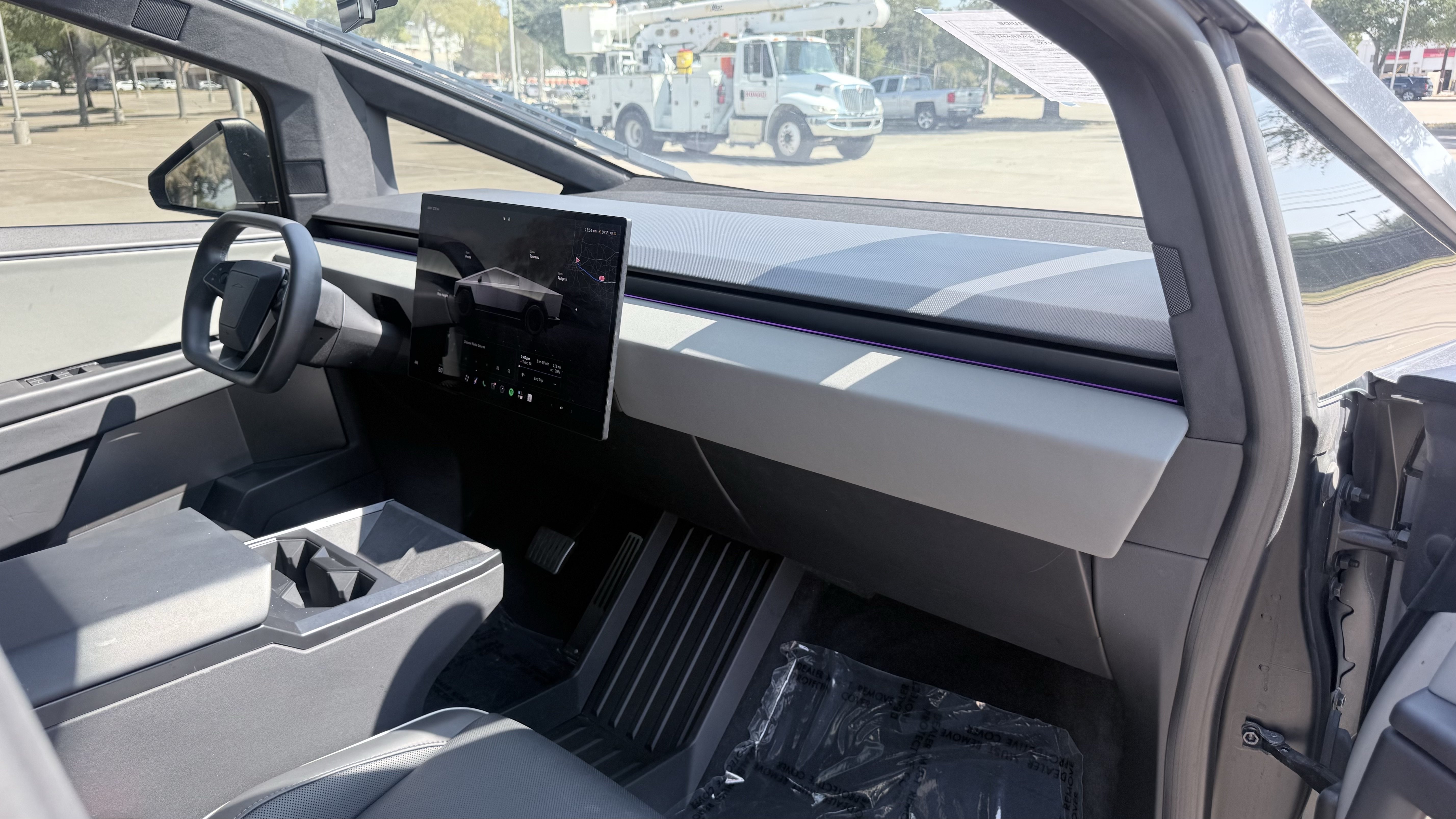 Used 2025 Tesla Cybertruck AWD Crew Cab image 45