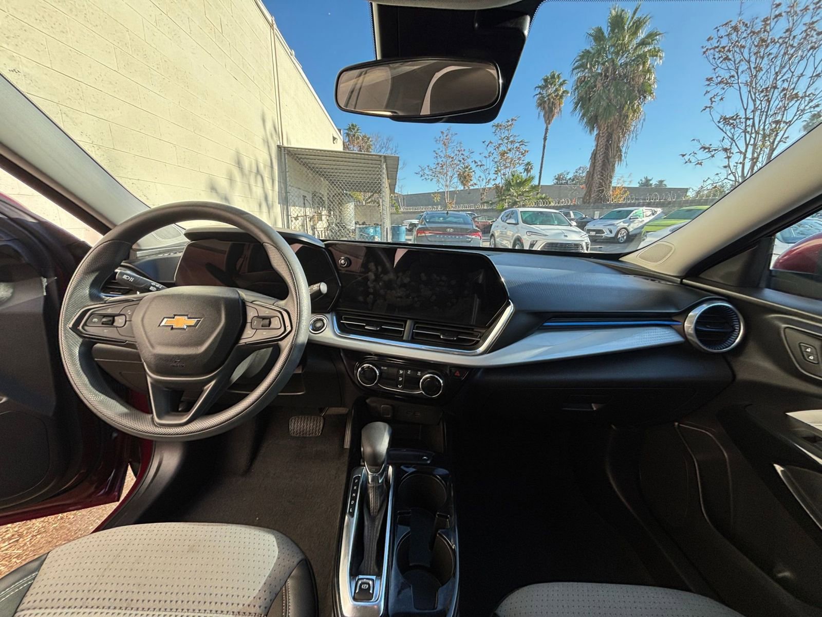 Used 2025 Chevrolet Trax LT image 33