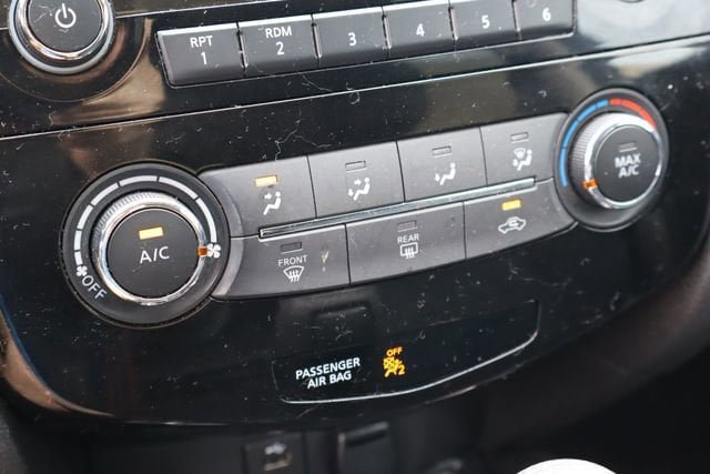 Used 2016 Nissan Rogue S FWD image 21