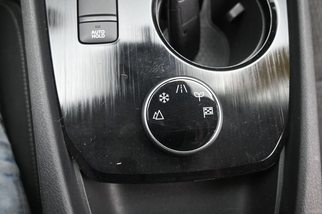 Used 2024 Nissan Rogue SV AWD/4WD image 31
