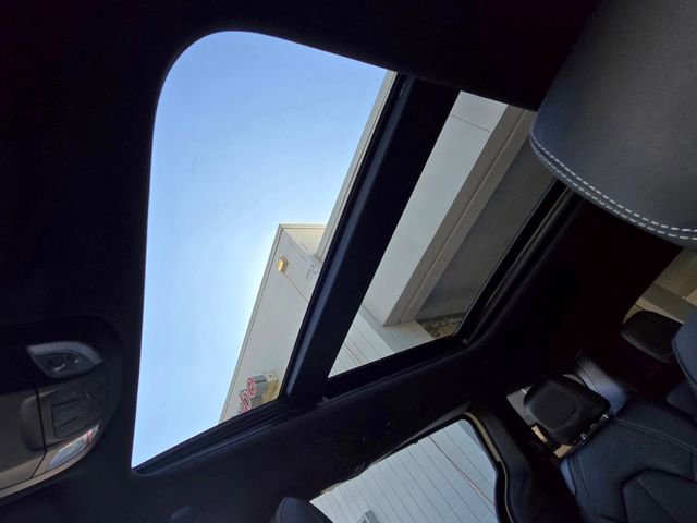 New 2026 Chrysler Pacifica Select image 10