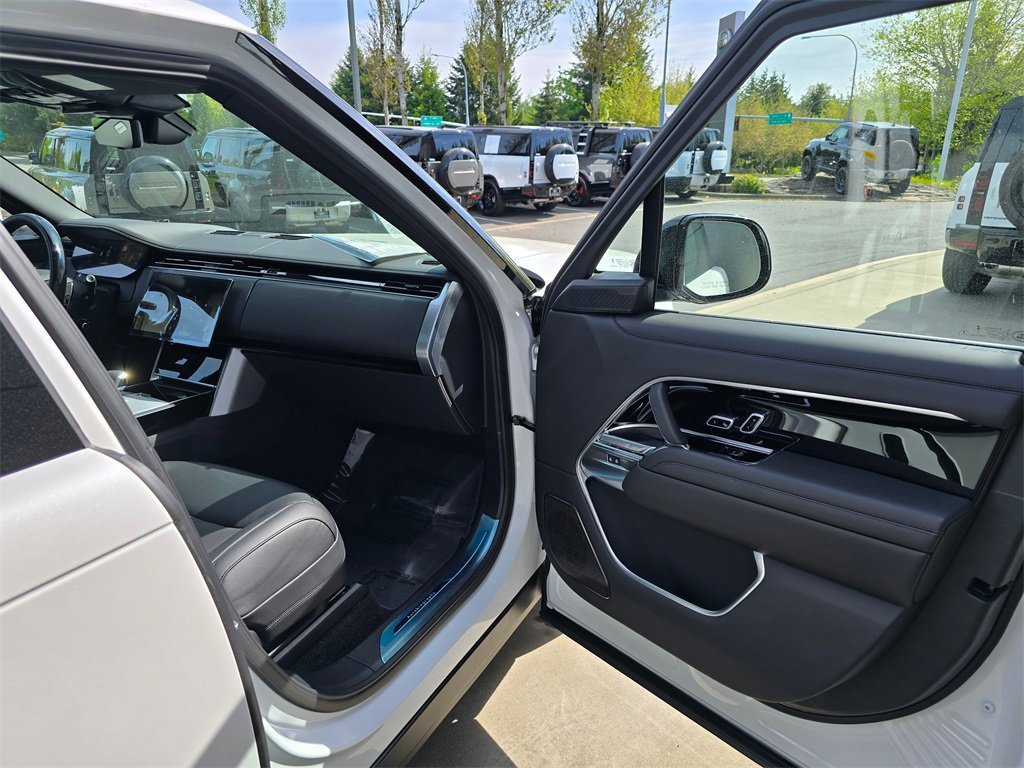 New 2025 Land Rover Range Rover Autobiography image 29