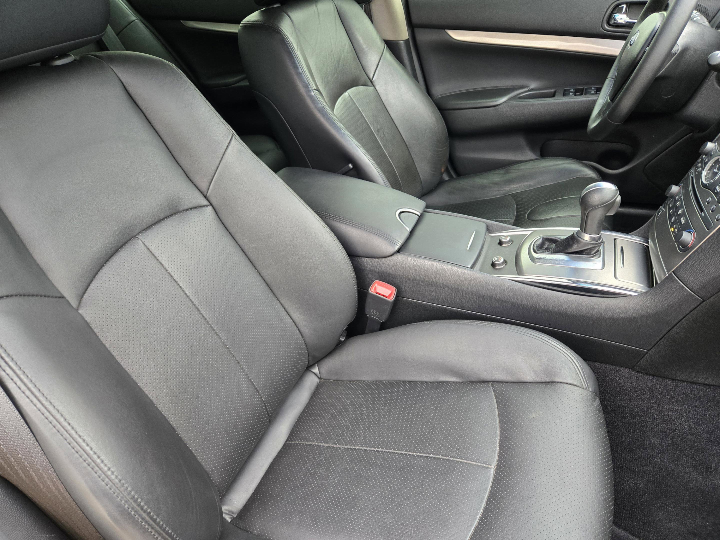 Used 2015 INFINITI Q40 w/ Navigation Package RWD image 10