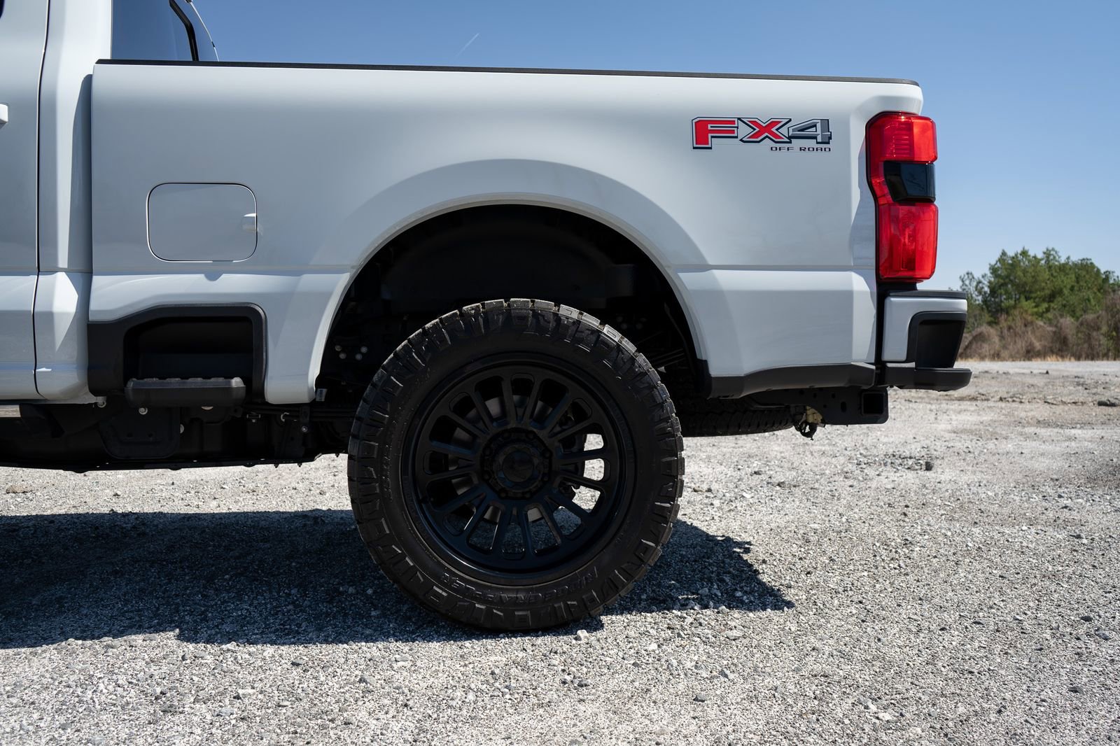 Used 2025 Ford F250 Platinum image 16
