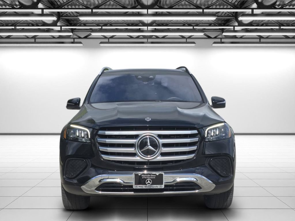 Used 2024 Mercedes-Benz GLS 450 4MATIC image 4