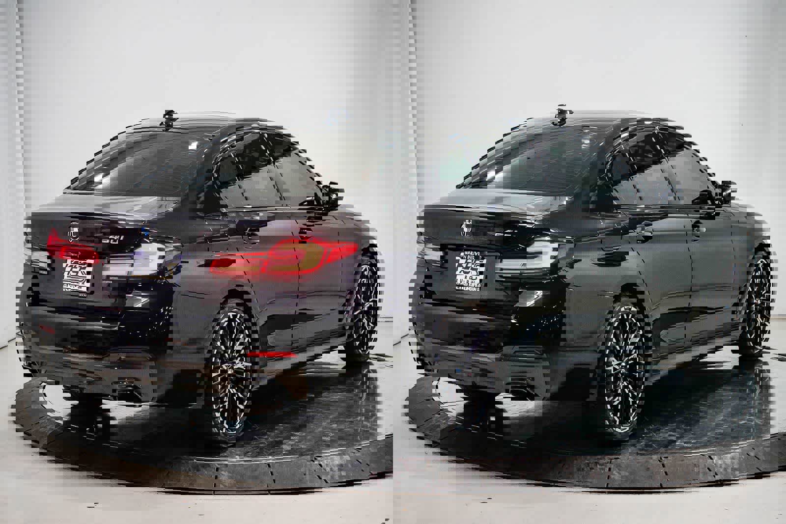 Used 2022 BMW 540i w/ M Sport Package RWD image 4