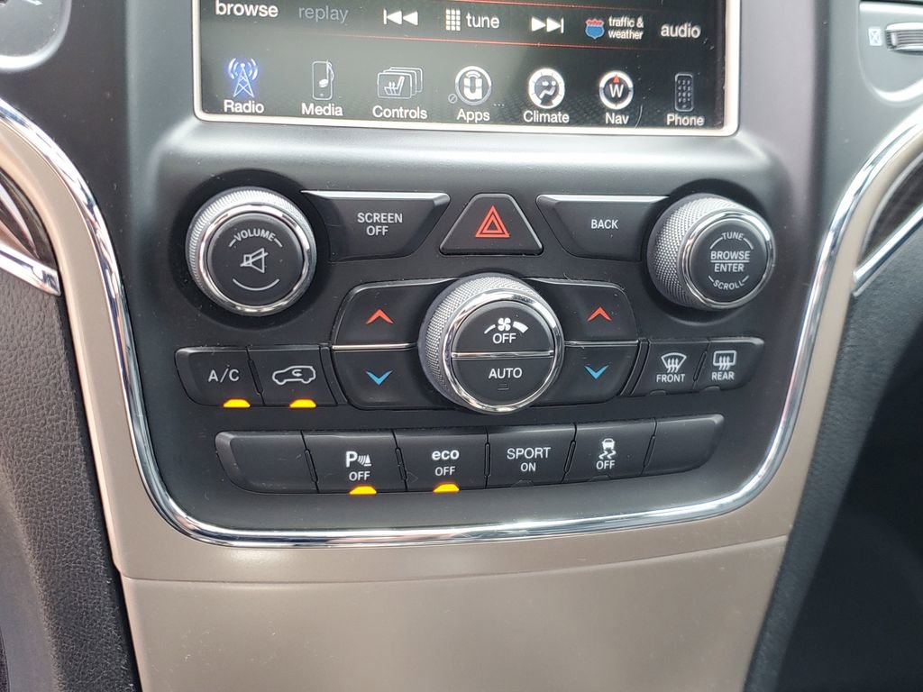 Used 2017 Jeep Grand Cherokee Overland AWD/4WD image 25