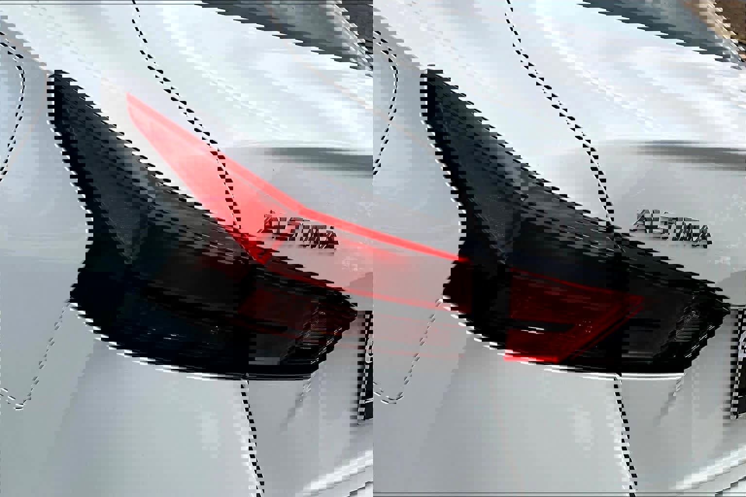 New 2025 Nissan Altima 2.5 SR image 14