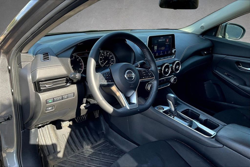 Used 2022 Nissan Sentra SV image 17