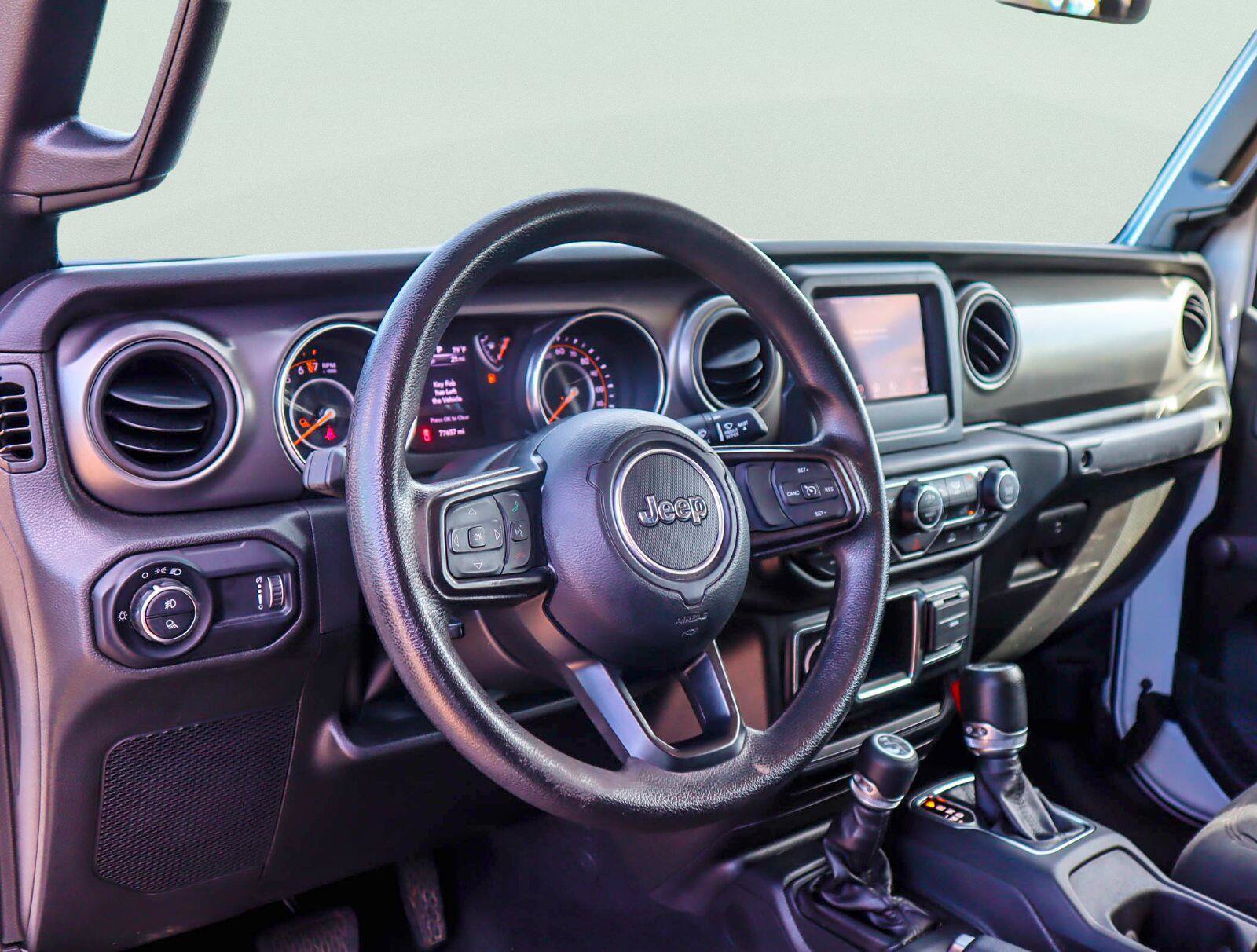 Used 2023 Jeep Gladiator Sport AWD/4WD image 11