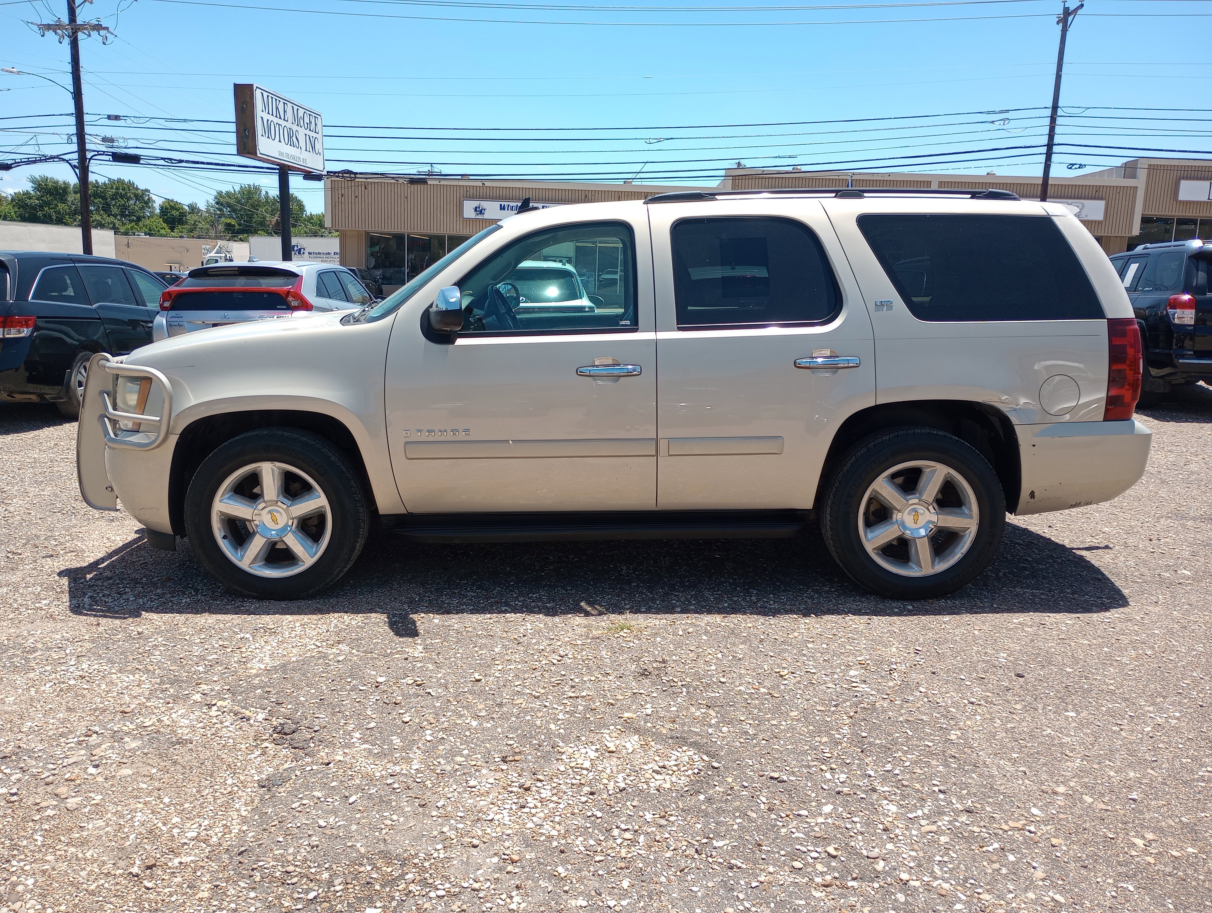 Used 2008 Chevrolet Tahoe LTZ w/ LTZ Preferred Equipment Group RWD image 4