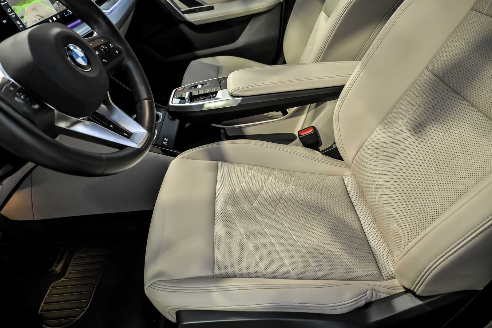 Used 2025 BMW X1 xDrive28i w/ Premium Package image 24