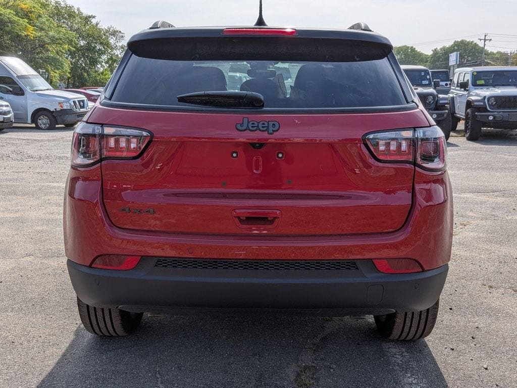 New 2026 Jeep Compass Limited w/ Sun, Sound & Navigation Group AWD/4WD image 4