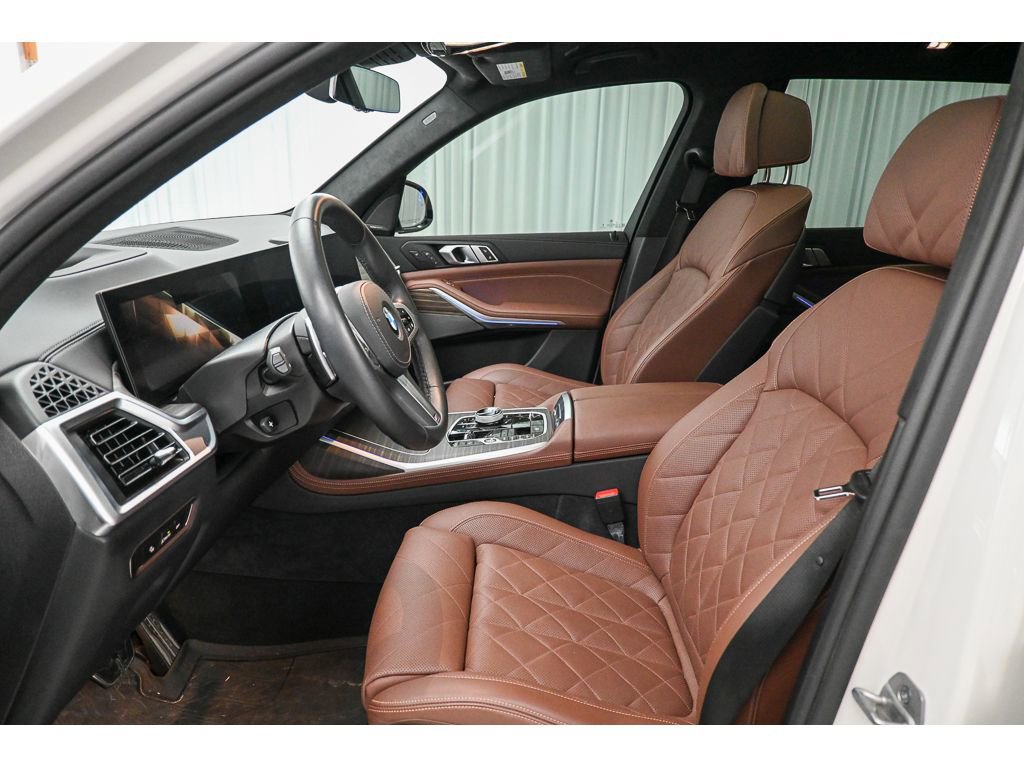 Used 2025 BMW X7 xDrive40i w/ Executive Package image 10