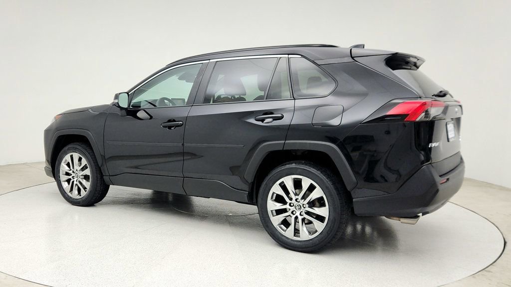 Used 2020 Toyota RAV4 XLE Premium image 7