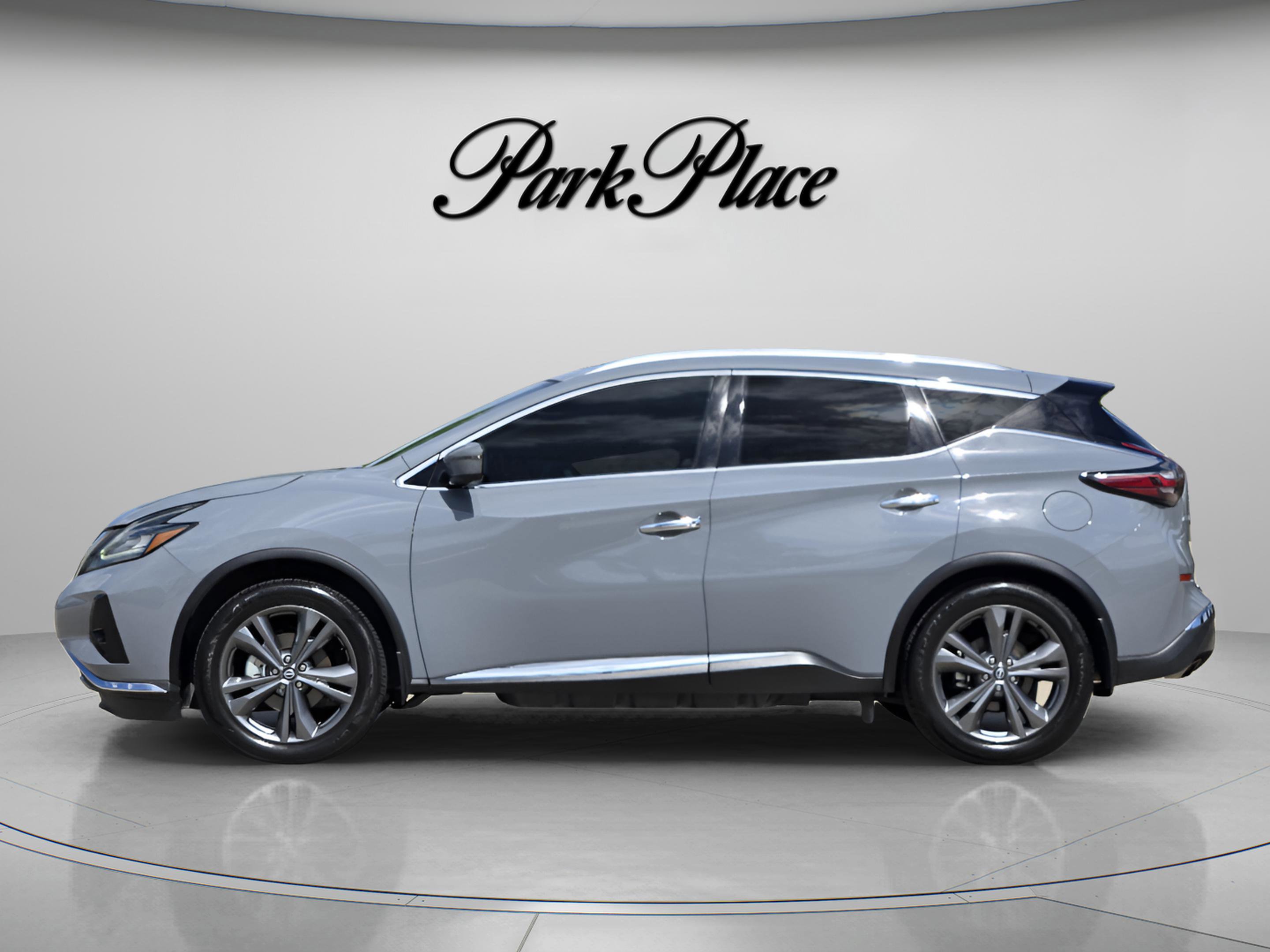Used 2023 Nissan Murano Platinum w/ Cargo Package FWD image 2