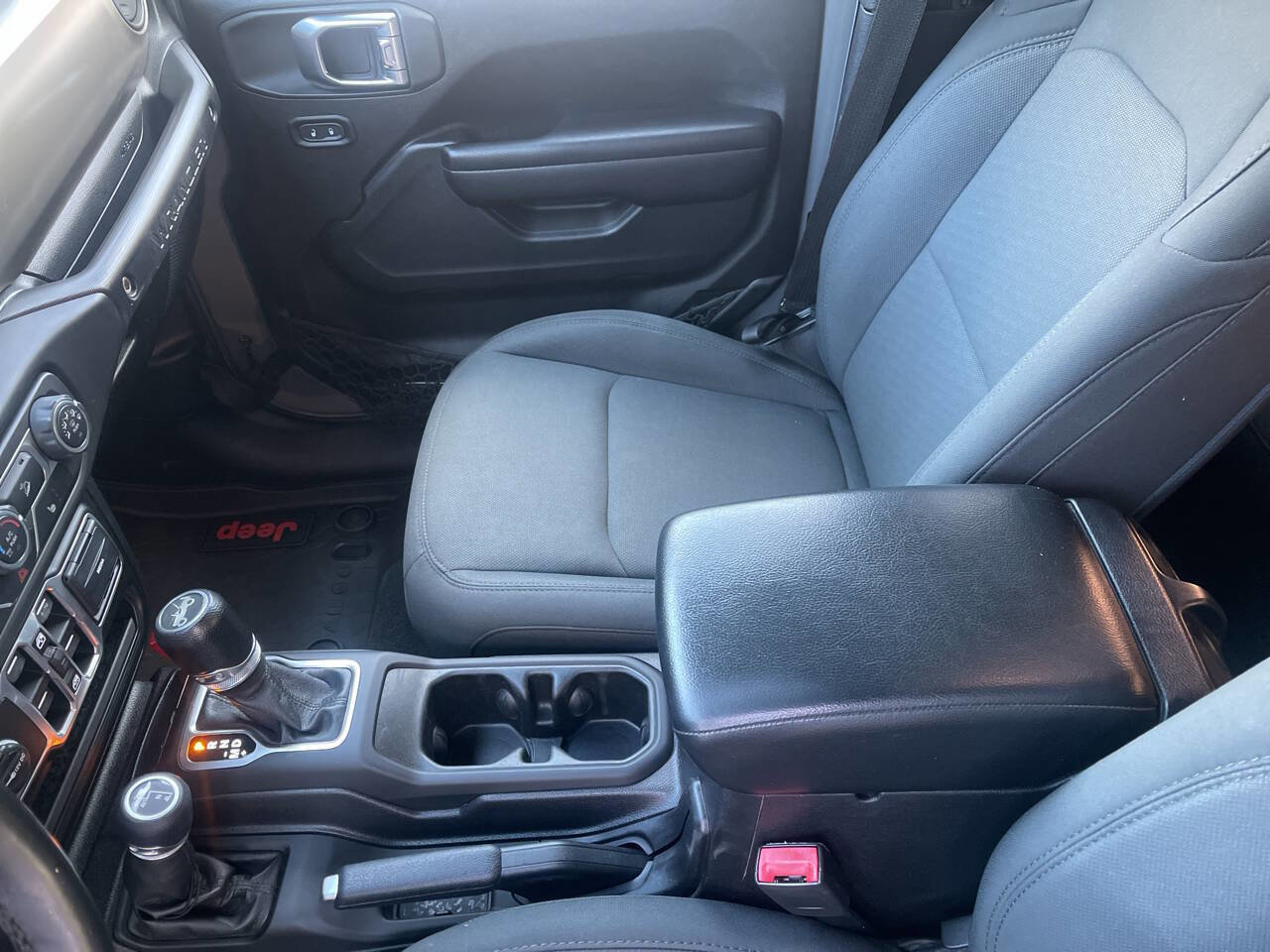 Used 2018 Jeep Wrangler Unlimited Sport S image 13
