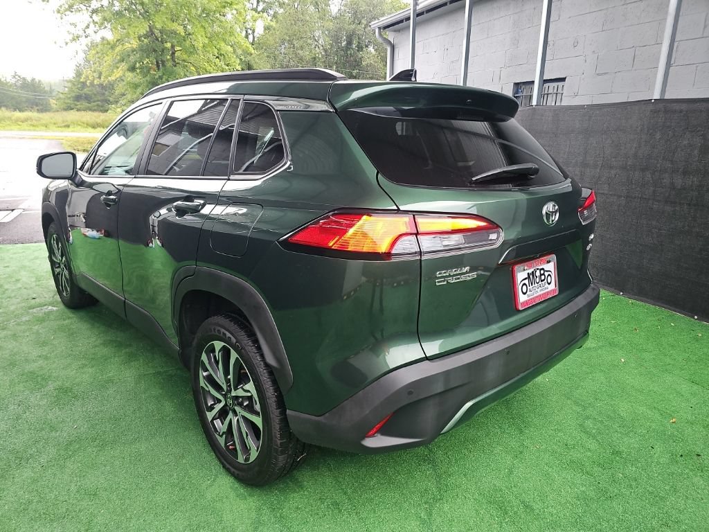 Used 2025 Toyota Corolla Cross XLE AWD/4WD image 6