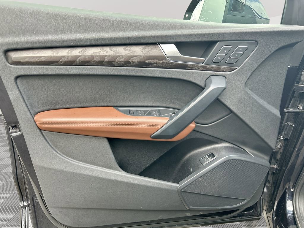 Used 2020 Audi Q5 2.0T Premium Plus w/ Premium Plus Package AWD/4WD image 27