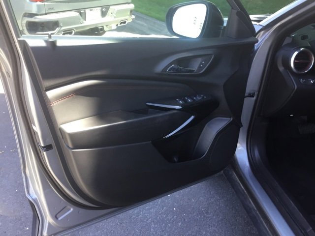 Used 2025 Chevrolet Trax RS w/ Driver Confidence Package image 19