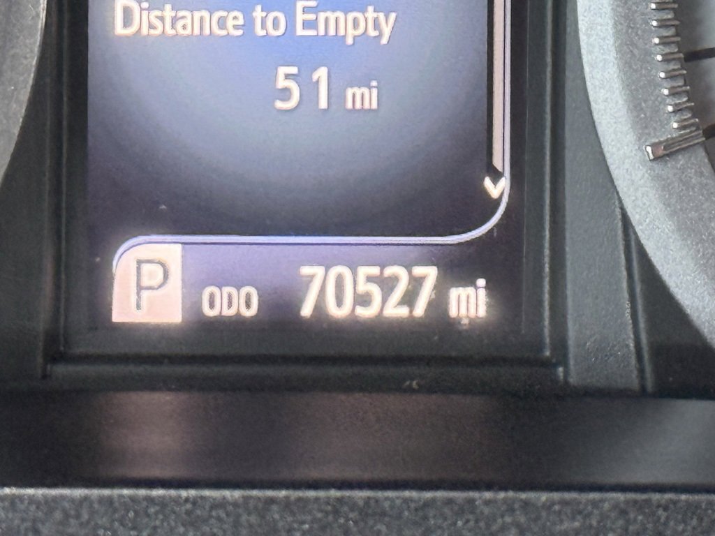 Used 2018 Toyota Sienna SE w/ Carpet Mat Package image 36