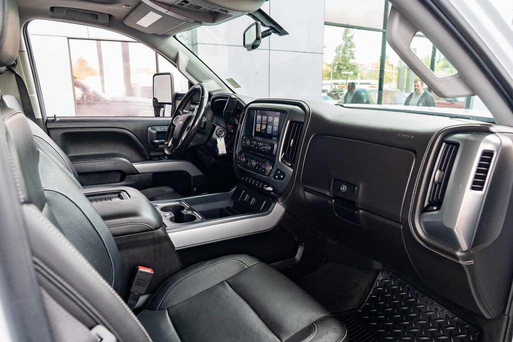 Used 2018 Chevrolet Silverado 2500 LTZ image 27