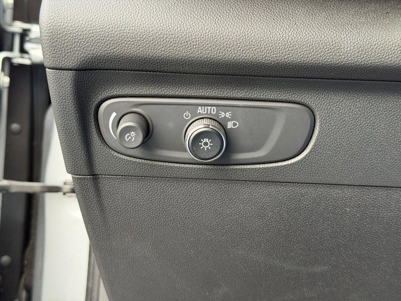 Used 2023 Buick Envision Essence image 15