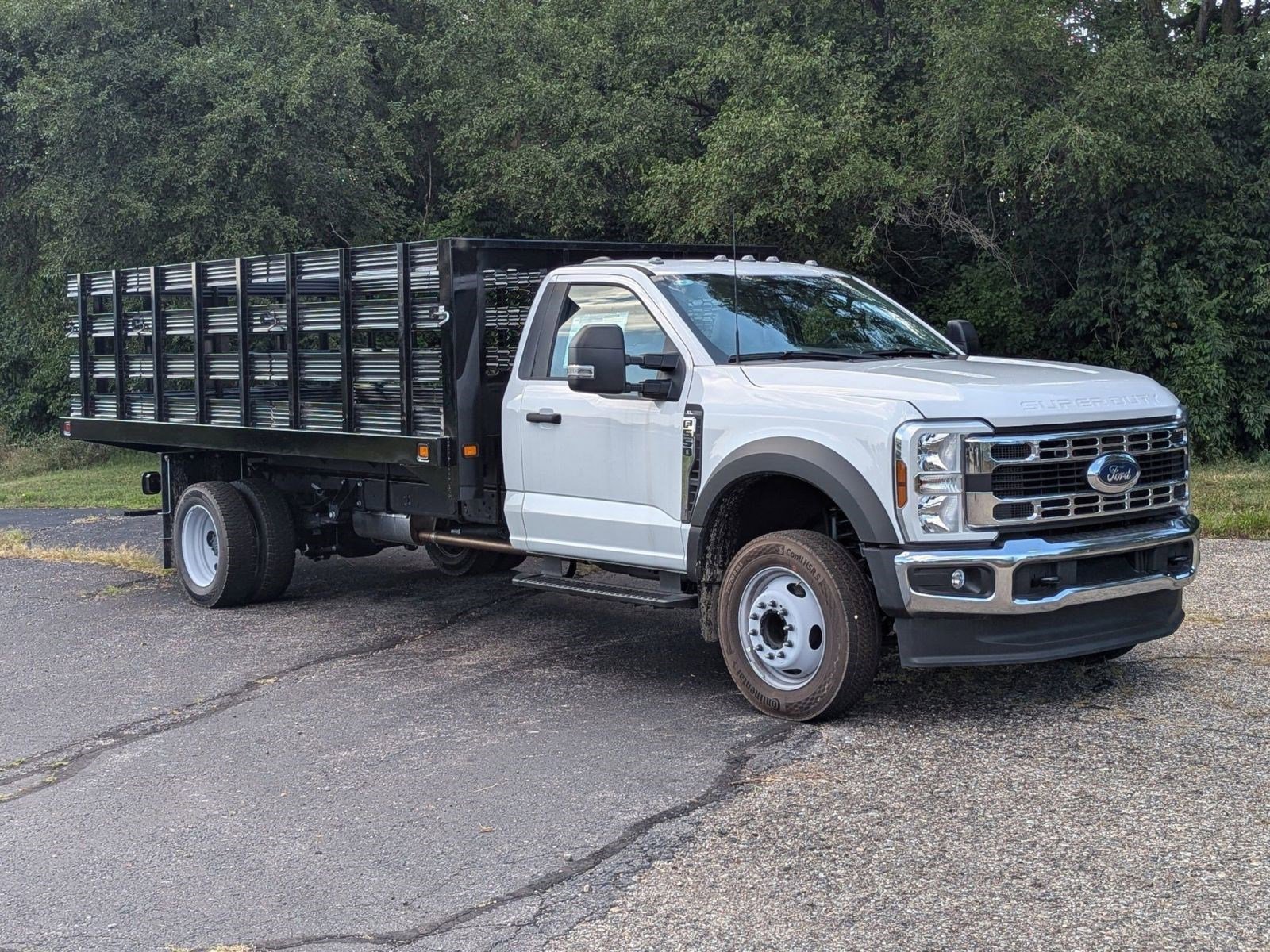 New 2024 Ford F550 2WD Regular Cab Super Duty image 18