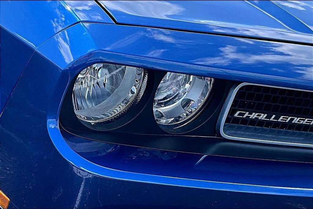 Used 2010 Dodge Challenger R/T RWD image 29