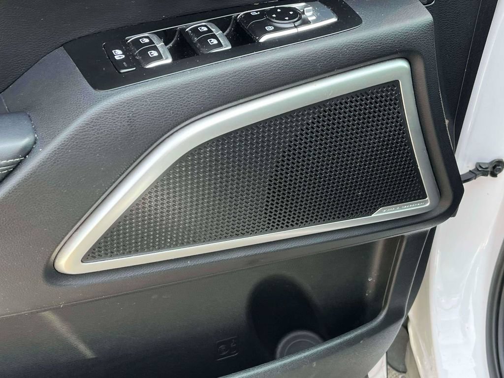Used 2022 Kia Telluride LX FWD image 17